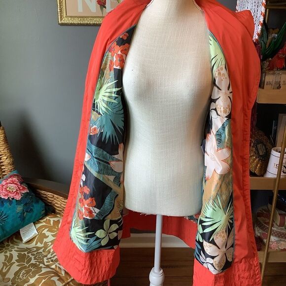 ‎Jessica Simpson Trench Coat with floral lining - Picture 6 of 8